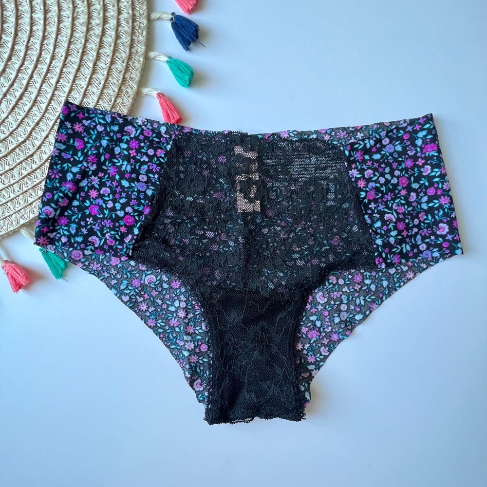Victoria's Secret No Show Lace Cheeky Panty Black Ditsy Floral M NEW